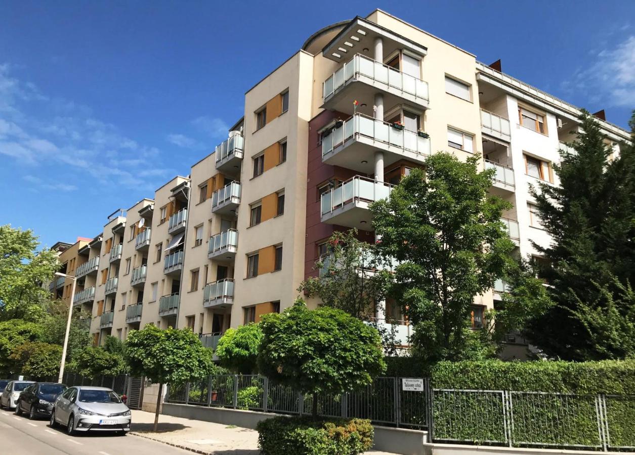 Harmony Apartments Boedapest Buitenkant foto